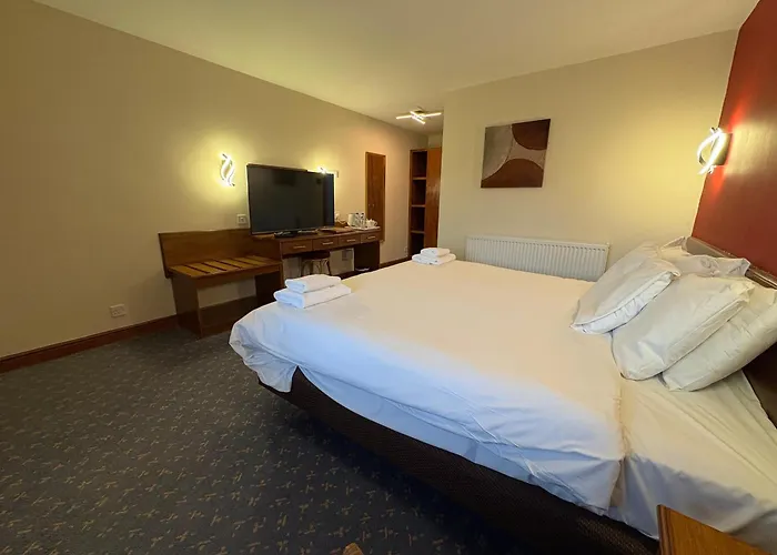 What are the best hotels near Trentham Gardens?