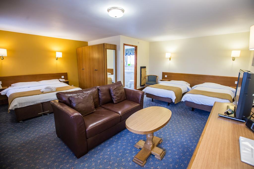 Hotel Tollgate & Leisure 4*